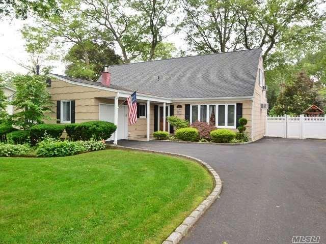 1411 Locust Ave