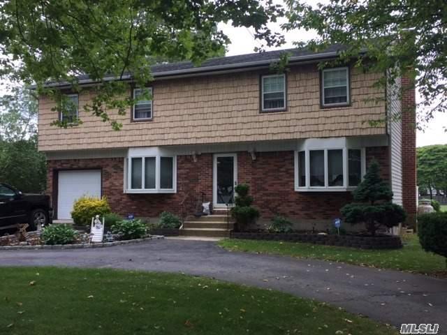 1411 Locust Ave