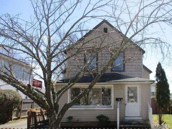 168 Charter Oaks Ave