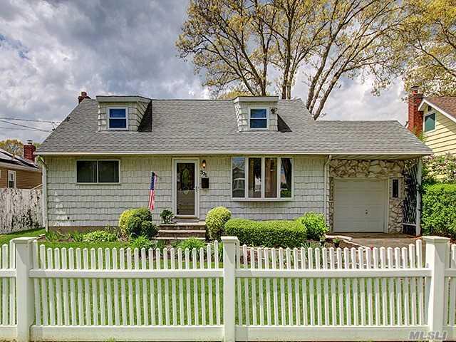 91 Copiague Pl