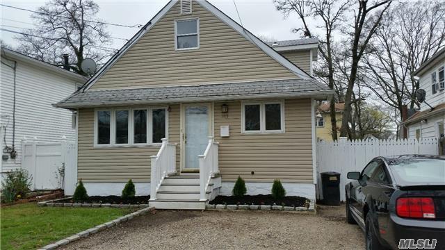 91 Copiague Pl