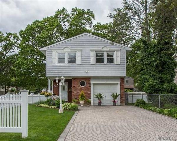 91 Copiague Pl