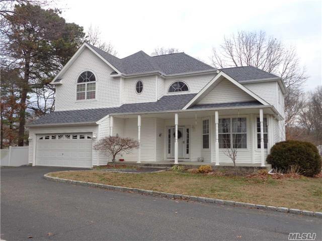 26 Peconic St