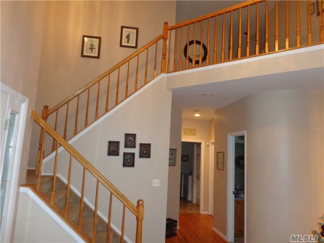 26 Peconic St