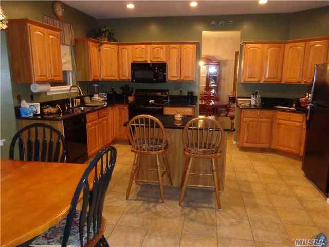 26 Peconic St
