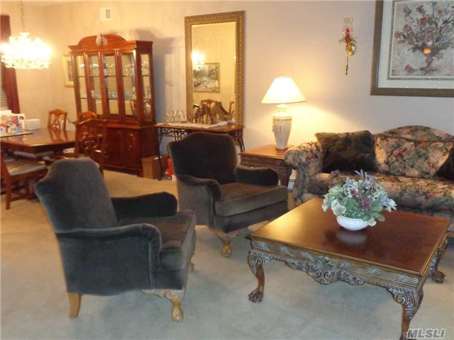 26 Peconic St