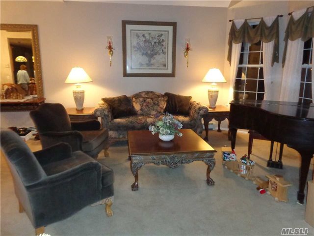 26 Peconic St