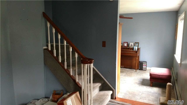 93 Forge Ln