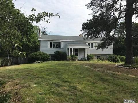 18 Whinstone St