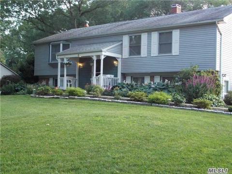18 Whinstone St