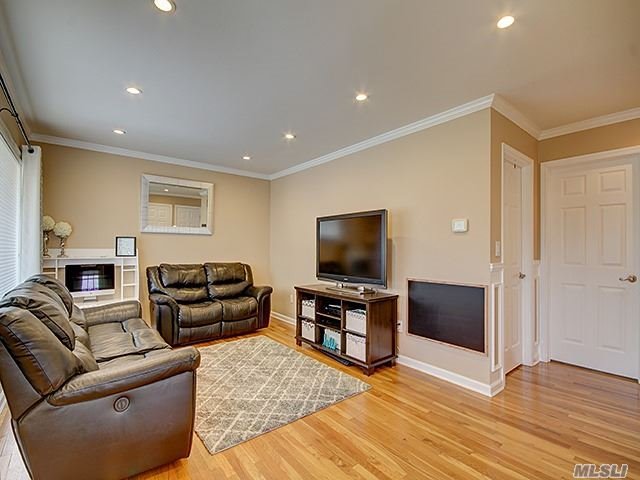 34 W 15 St
