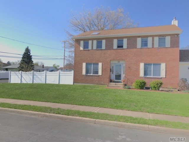 12 Crossway Dr