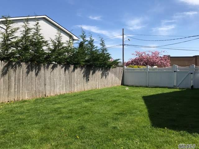 12 Crossway Dr