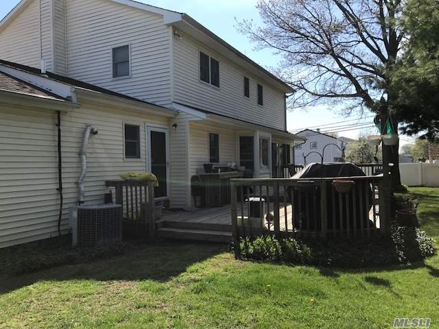 12 Crossway Dr