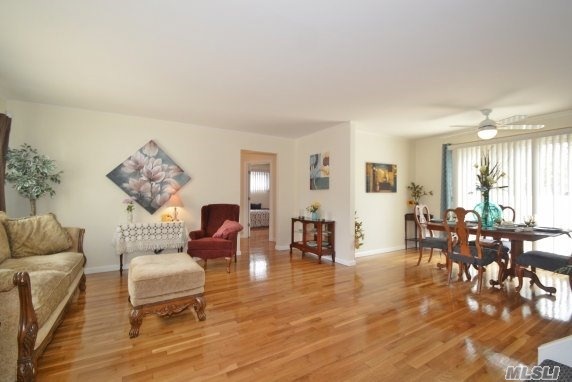 14 Taca Blvd, Deer Park NY 11729