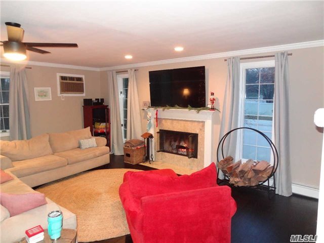 60 Richard Ave