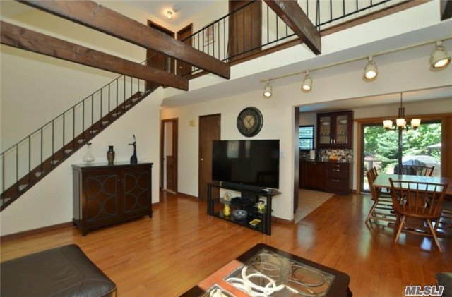For Sale: 3 Madsen Ln East Northport, NY 11731