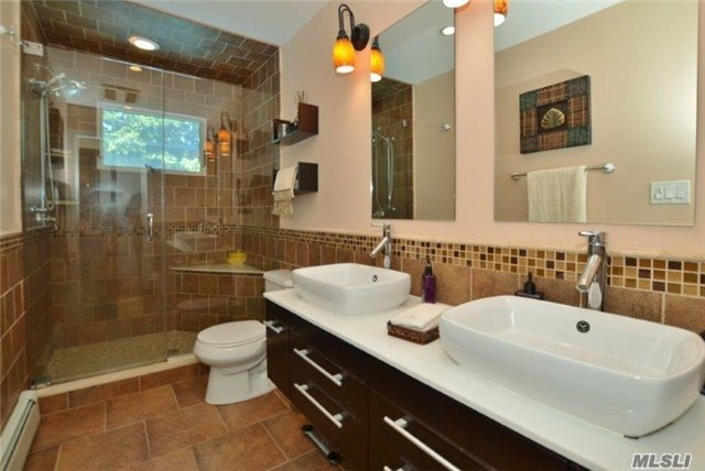 For Sale: 3 Madsen Ln East Northport, NY 11731