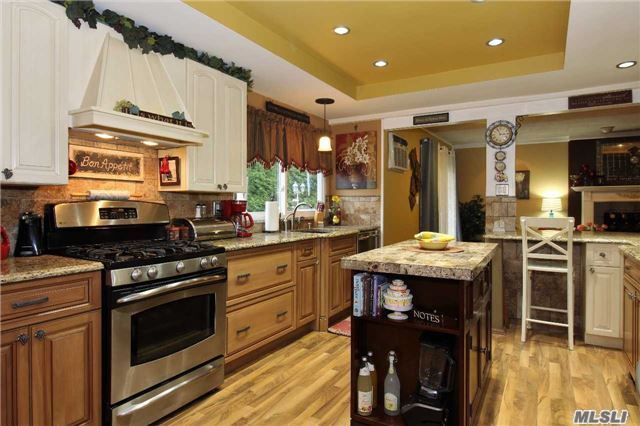 30 Fleetwood Dr