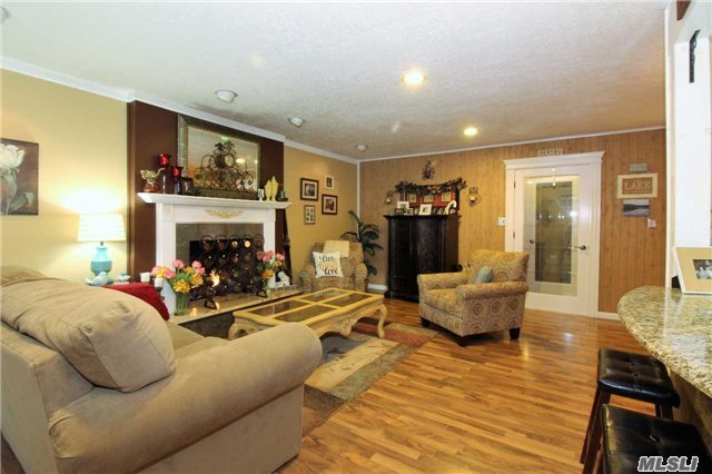 30 Fleetwood Dr