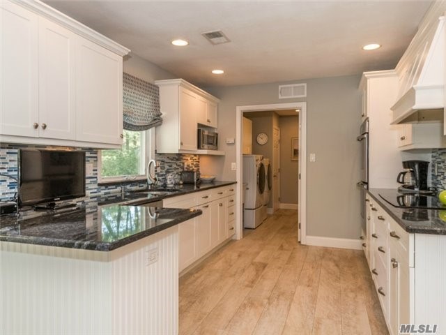 For Sale: 5 Lynridge Ln Huntington, NY 11743