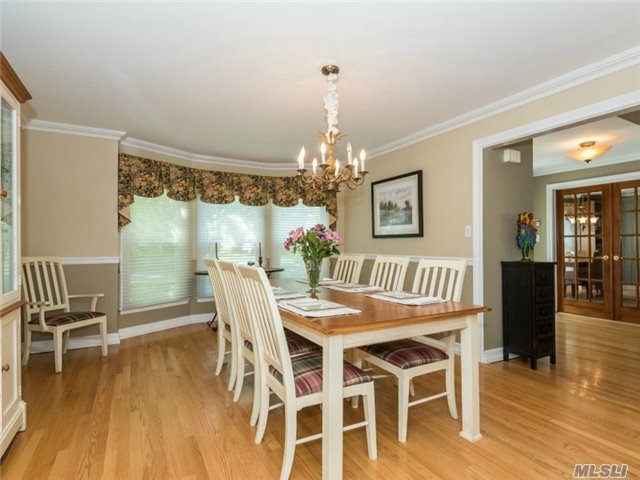 For Sale: 5 Lynridge Ln Huntington, NY 11743