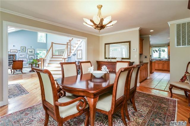 For Sale: 8 Lyn Ct Huntington, NY 11743