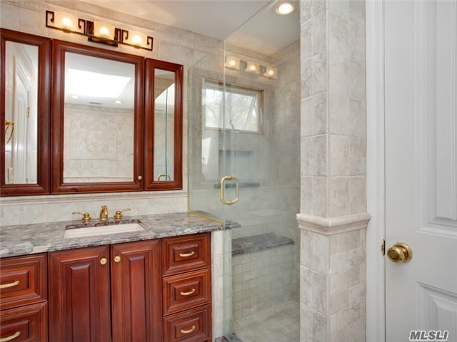 22 Stonywell Ct