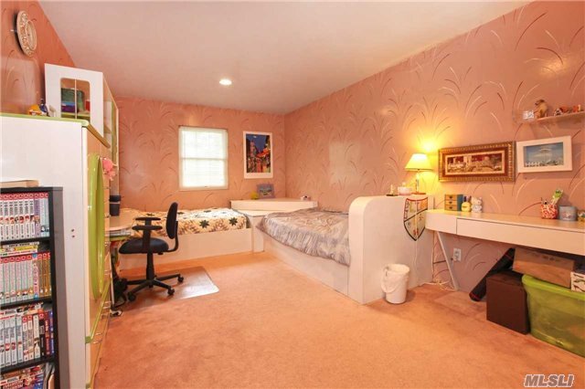 15 Ibsen Ave