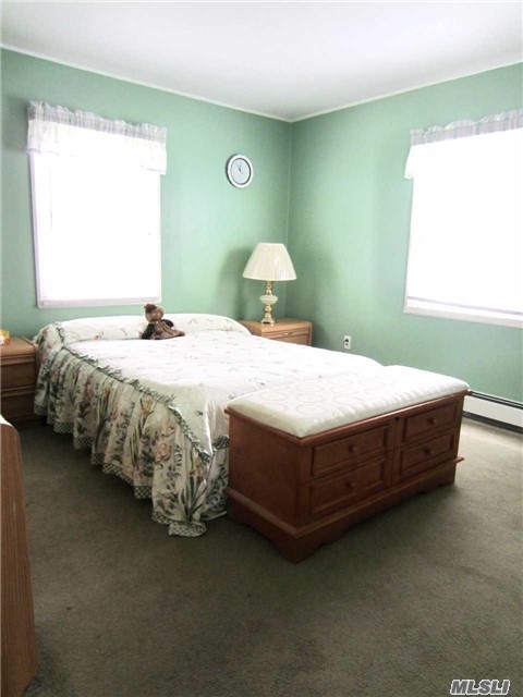 24 Green Ln