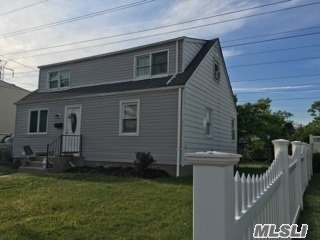 For Sale: 3701 Mallard Rd Levittown, NY 11756