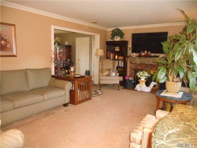 122 Clark Ave