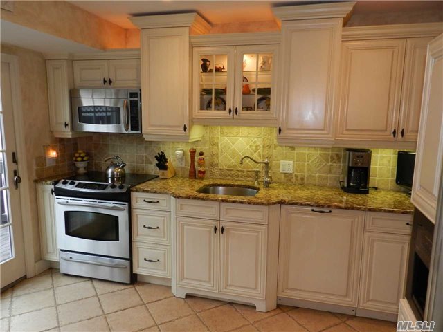 40 W Walnut St