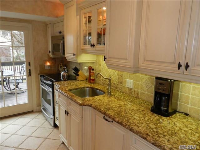 40 W Walnut St