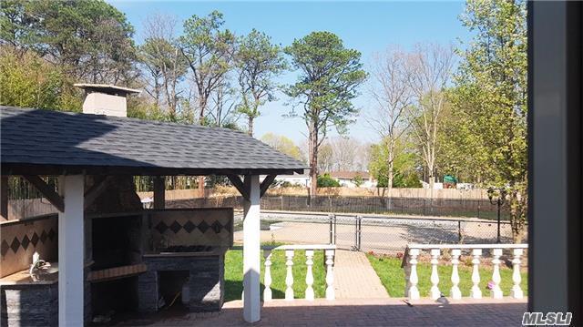 61 Chelsea Dr