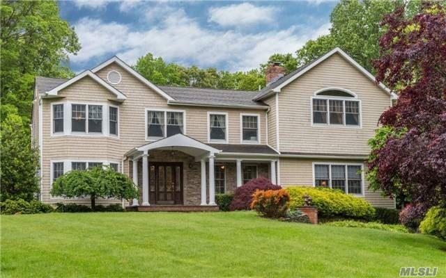 11 Wood Hollow Ln