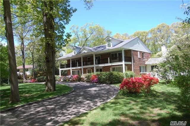 11 Wood Hollow Ln