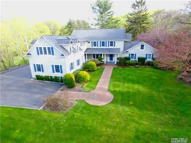 11 Wood Hollow Ln