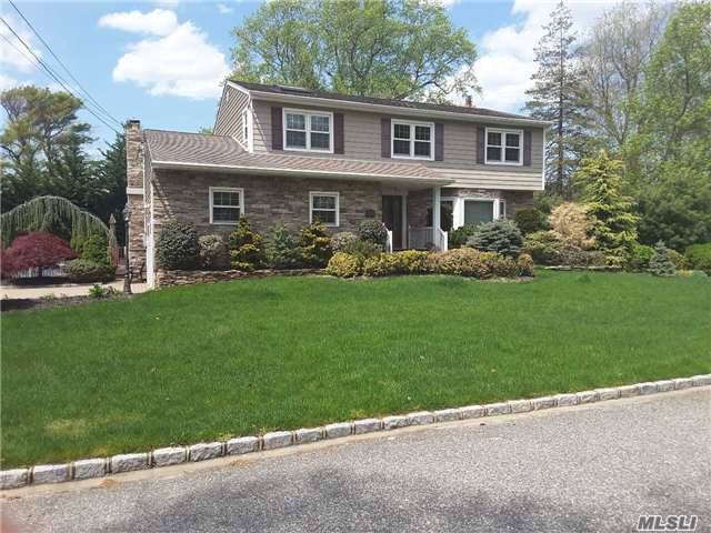 For Sale: 100 Guilford Ave Oakdale, NY 11769