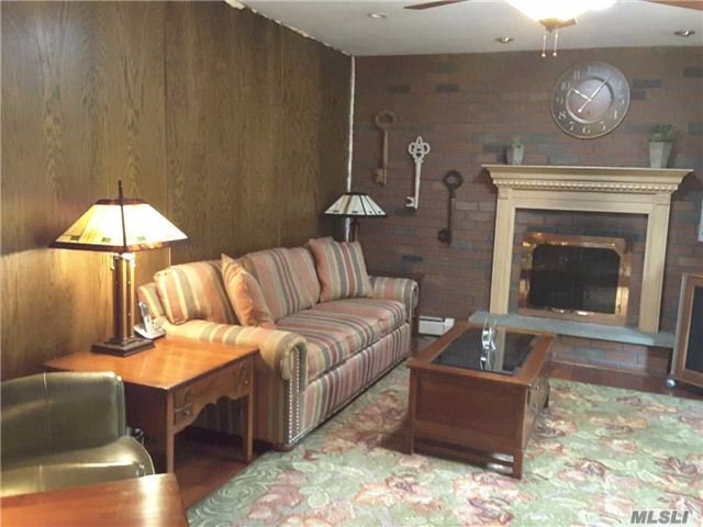 For Sale: 100 Guilford Ave Oakdale, NY 11769