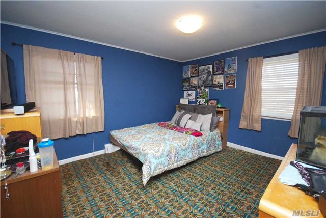 132 Chapel Ave