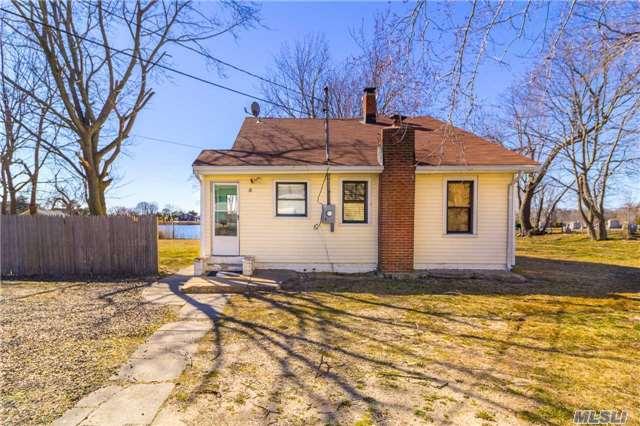 5 Lake Ct