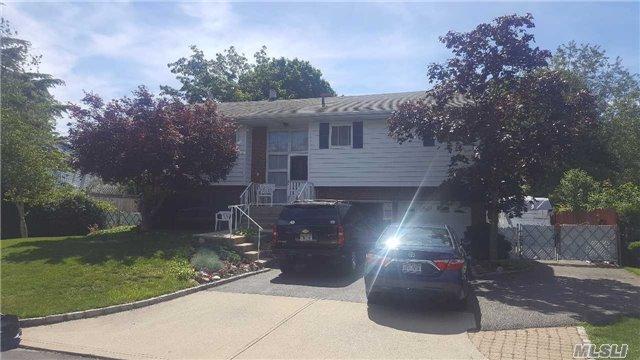 17 Roslyn Ct