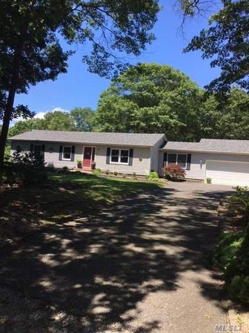 17 Roslyn Ct