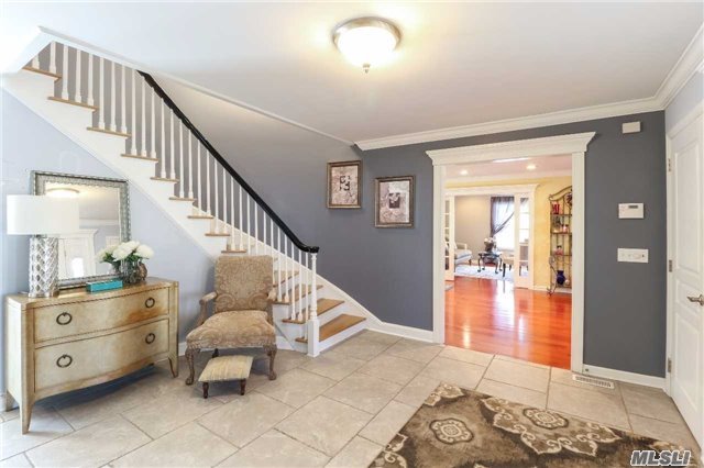 6 Cliffside Dr