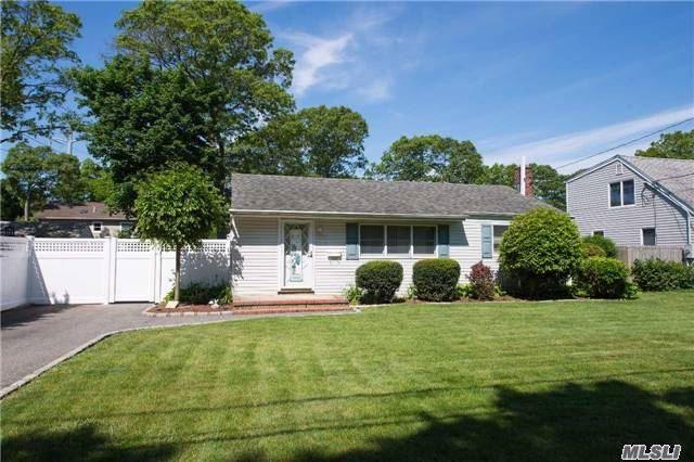 209 Ronkonkoma Ave