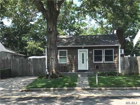 359 Central Islip Blvd