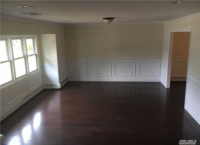 6 Willow Pl
