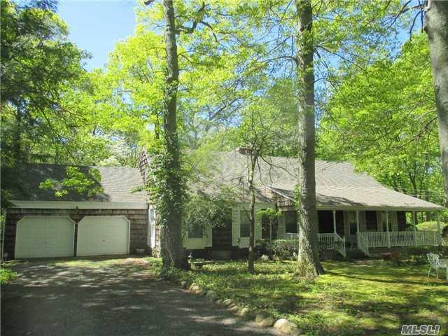 9 Five Acre Ct