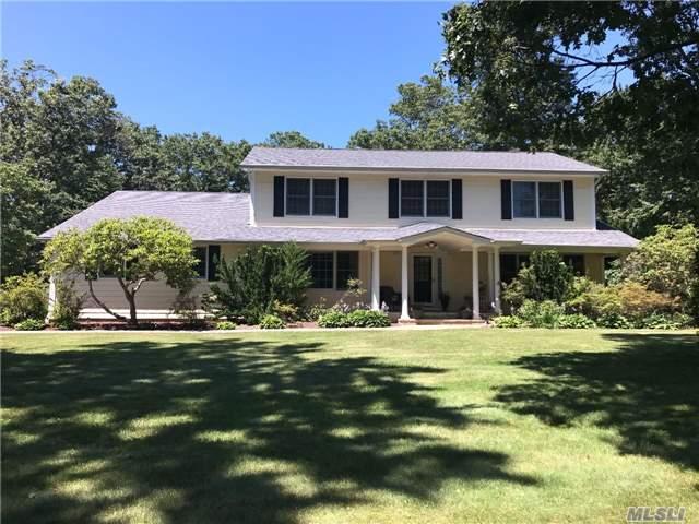 9 Five Acre Ct